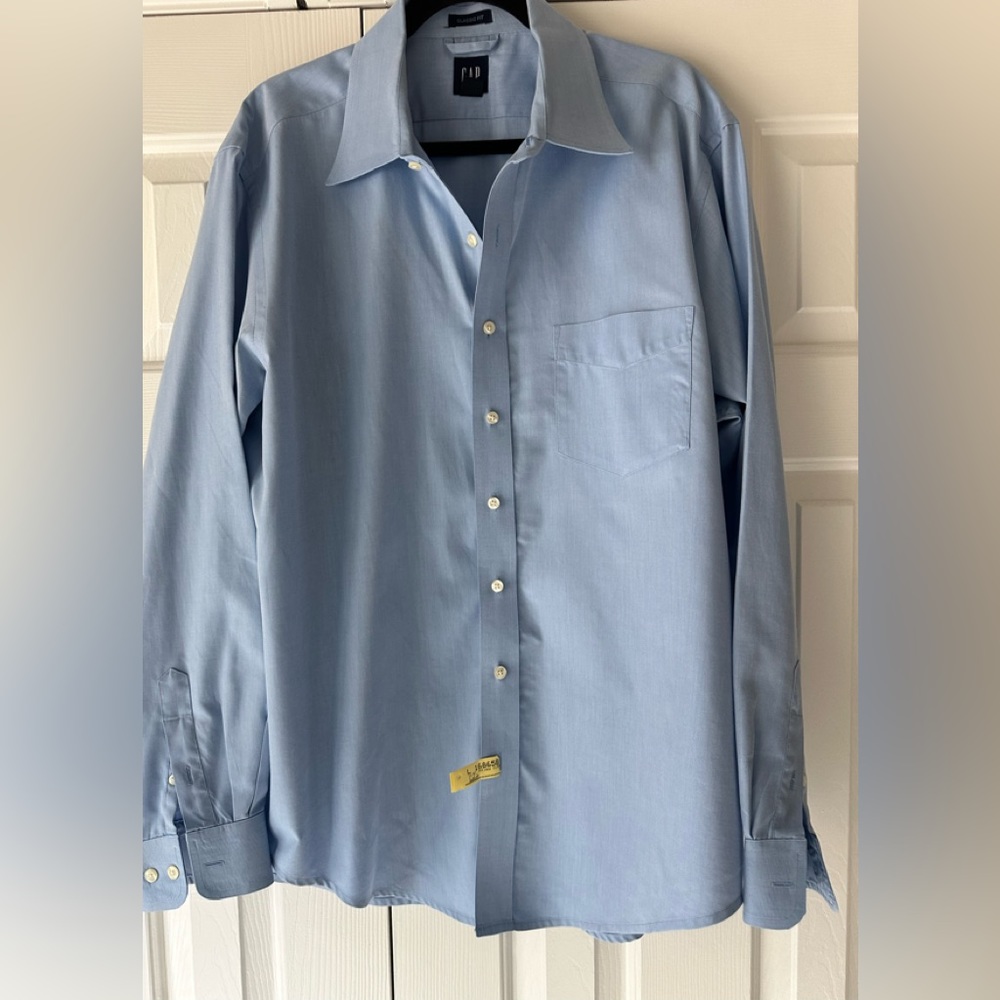 GAP MENS, Classic fit, XL, Ling Sleeve Blue Shirt
Sz XL
Good Condition